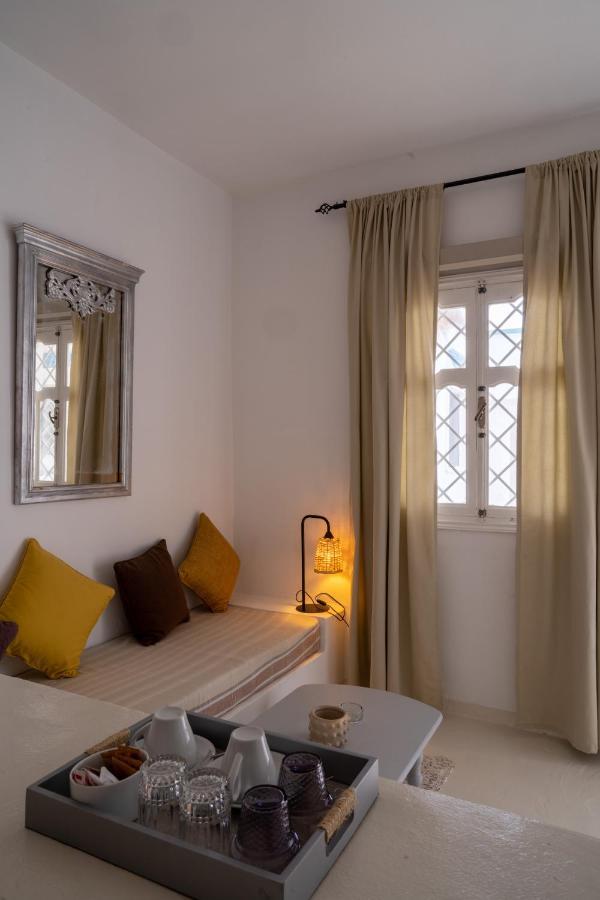 Cheeky Monkey Hotel Ghar el-Melh Exterior photo