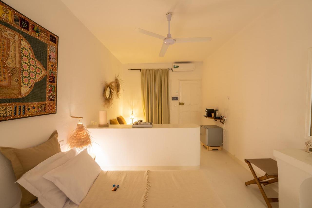 Cheeky Monkey Hotel Ghar el-Melh Exterior photo